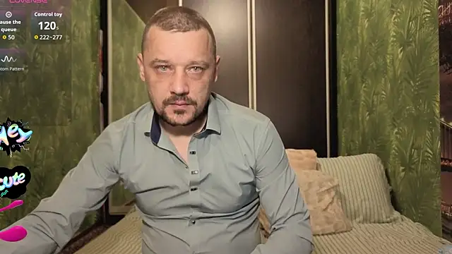 Snapshot of DanielOhCool chatting on November 2025 05:33:01 AM DanielOhCool online show from November 2025 05:33:01 AM