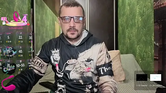 Snapshot of DanielOhCool chatting on September 2025 05:43:01 AM DanielOhCool online show from September 2025 05:43:01 AM