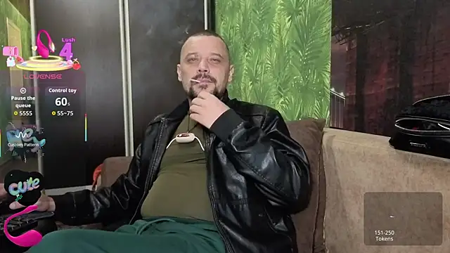 Snapshot of DanielOhCool chatting on September 2025 07:26:02 AM DanielOhCool online show from September 2025 07:26:02 AM