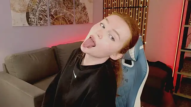 GingerArin online show from October 2025 10:14:02 AM