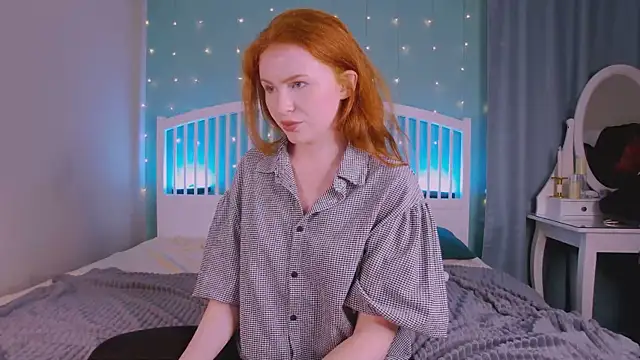 GingerArin online show from November 2025 01:44:02 PM