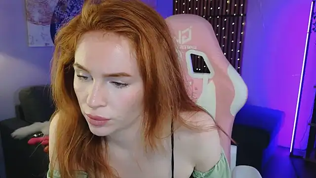 Snapshot of GingerArin chatting on January 2025 02:37:01 PM GingerArin online show from January 2025 02:37:01 PM