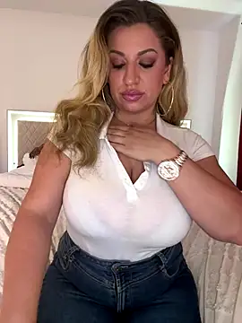 Snapshot of miamellycious chatting on September 2025 02:12:01 PM miamellycious online show from September 2025 02:12:01 PM