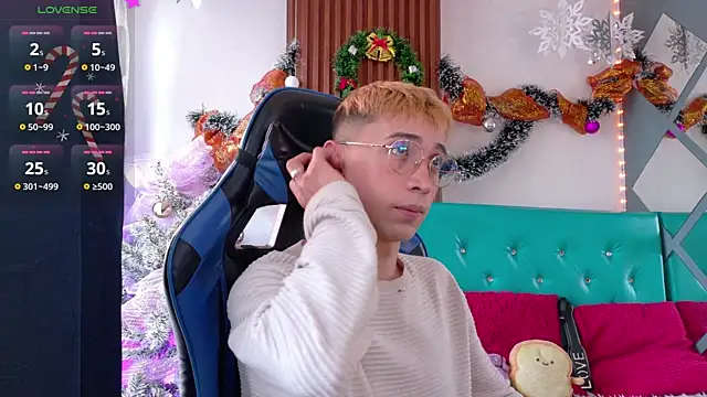 Chris Bennett online show from December 2025 01:45:01 PM