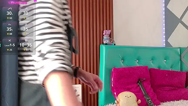 Chris Bennett online show from November 2025 01:59:02 PM