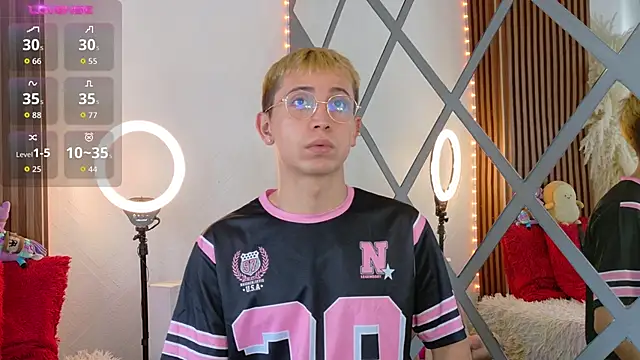 Chris Bennett online show from November 2025 12:42:01 PM