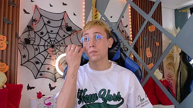 Chris Bennett online show from November 2025 01:38:01 PM