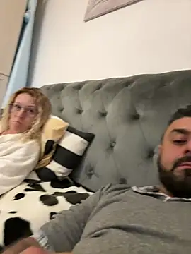 ChiIul11 online show from April 2026 07:33:01 PM