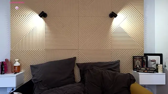 Elizavetta Miller online show from February 2026 02:07:01 PM