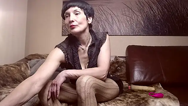 ElizabethLong online show from May 2026 06:45:01 PM