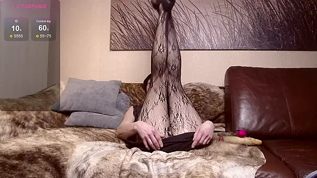 Snapshot of ElizabethLong chatting on February 2026 07:02:01 PM ElizabethLong online show from February 2026 07:02:01 PM