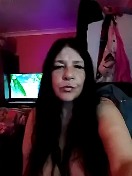 Snapshot of Leanne43 chatting on April 2026 09:21:02 PM Leanne43 online show from April 2026 09:21:02 PM