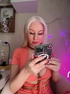 LaraHollywood online show from July 2026 08:48:01 AM