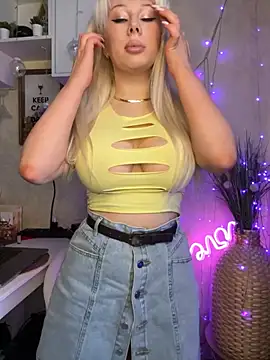 LaraHollywood online show from March 2026 08:00:02 AM