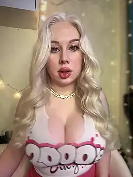 Snapshot of LaraHollywood chatting on February 2025 02:31:01 AM LaraHollywood online show from February 2025 02:31:01 AM