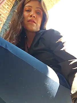 DORYY online show from November 2025 06:11:02 PM