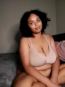 Snapshot of TasteeKitty chatting on October 2025 12:42:01 AM TasteeKitty online show from October 2025 12:42:01 AM