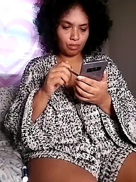 Snapshot of TasteeKitty chatting on October 2025 06:55:02 PM TasteeKitty online show from October 2025 06:55:02 PM