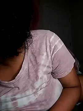 Snapshot of TasteeKitty chatting on October 2025 04:58:01 AM TasteeKitty online show from October 2025 04:58:01 AM