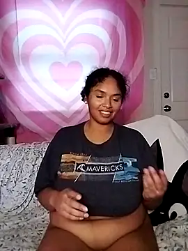 Snapshot of TasteeKitty chatting on October 2025 04:19:01 PM TasteeKitty online show from October 2025 04:19:01 PM