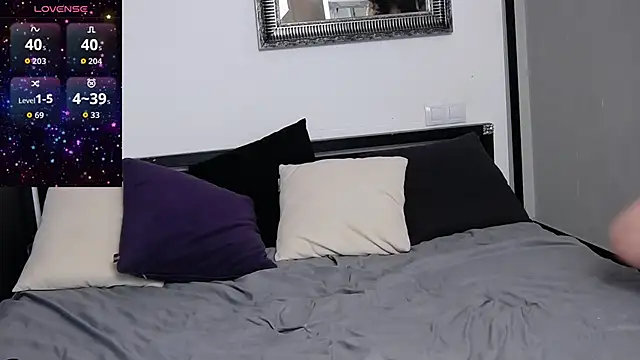 Ashley Ross  online show from November 2025 06:17:01 AM