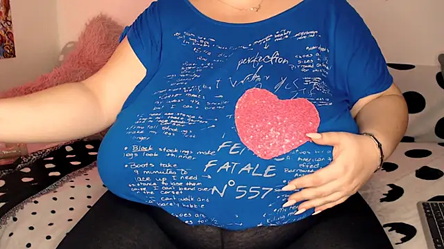 Snapshot of SenzualHotM chatting on November 2025 10:32:02 PM SenzualHotM online show from November 2025 10:32:02 PM