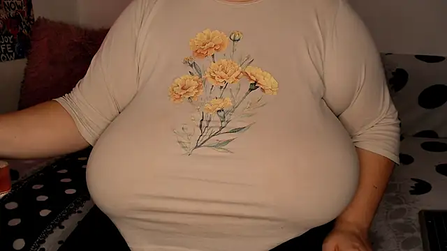 Snapshot of SenzualHotM chatting on November 2025 01:10:01 PM SenzualHotM online show from November 2025 01:10:01 PM