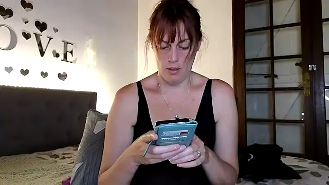 Snapshot of MissLilooo chatting on May 2026 08:27:02 PM MissLilooo online show from May 2026 08:27:02 PM