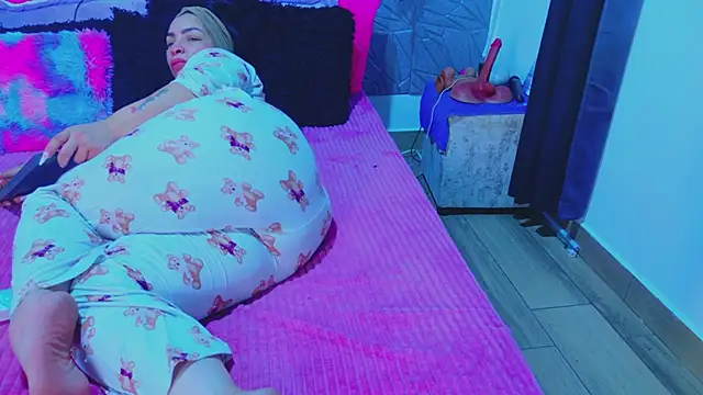 macasweet online show from October 2025 12:41:02 AM