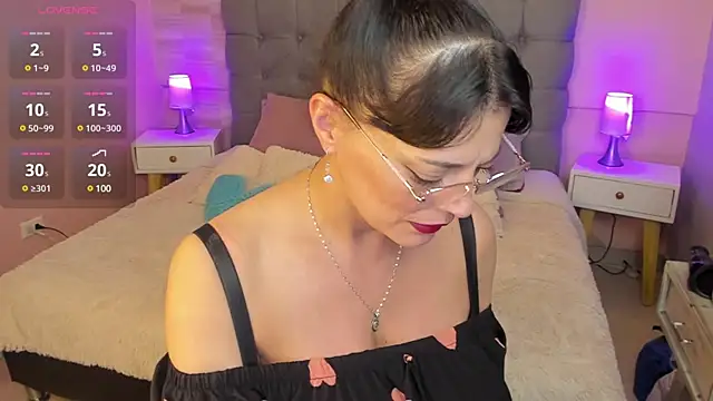 Snapshot of _Abril_W chatting on March 2025 11:49:02 PM Abril W online show from March 2025 11:49:02 PM