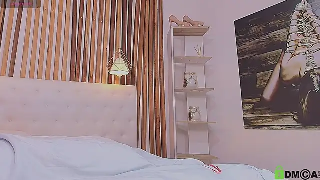 valerie lya online show from April 2026 12:32:02 PM