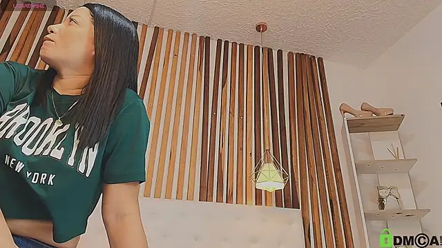 valerie lya online show from April 2026 12:42:01 PM