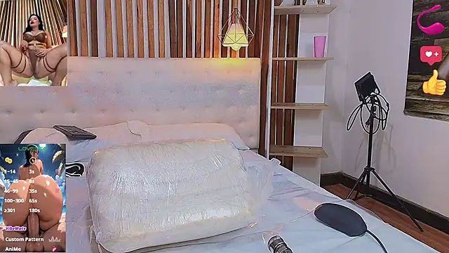 valerie lya online show from April 2026 01:13:02 PM