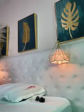 valerie lya online show from November 2025 08:46:01 PM