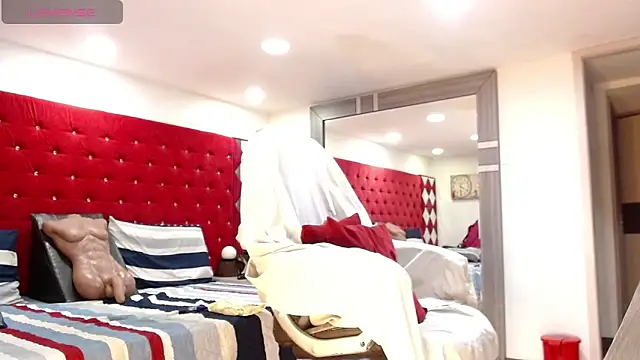 TamyJhonson online show from April 2026 12:55:02 PM