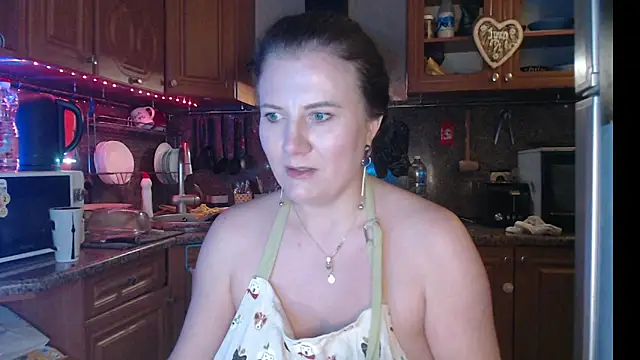 Snapshot of LizaCakes chatting on December 2024 02:44:01 PM LizaCakes online show from December 2024 02:44:01 PM