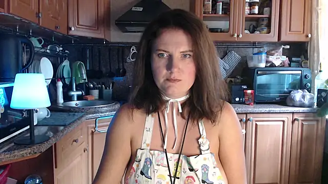 Snapshot of LizaCakes chatting on September 2025 09:45:02 AM LizaCakes online show from September 2025 09:45:02 AM