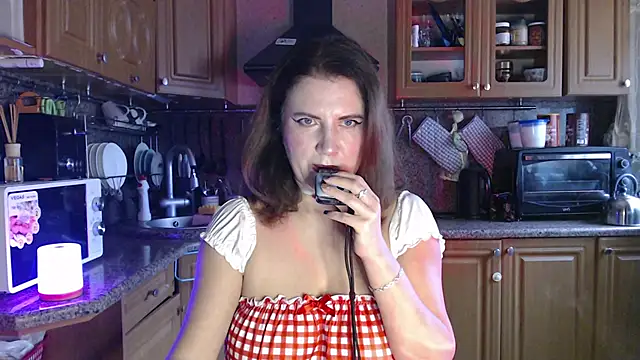 Snapshot of LizaCakes chatting on January 2026 12:30:01 PM LizaCakes online show from January 2026 12:30:01 PM