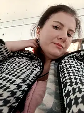 Snapshot of LizaCakes chatting on December 2025 12:59:02 PM LizaCakes online show from December 2025 12:59:02 PM