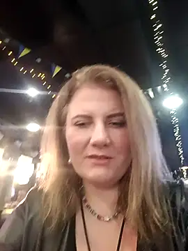 Snapshot of LizaCakes chatting on March 2025 03:35:01 PM LizaCakes online show from March 2025 03:35:01 PM