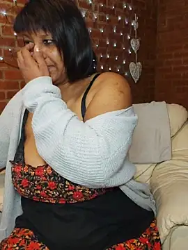 Lilybanx online show from May 2026 07:39:01 PM