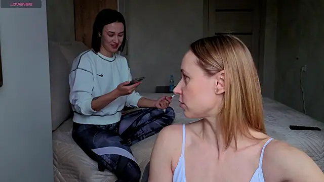 sweeetgirls2021 online show from April 2026 02:56:01 AM