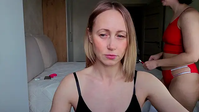 sweeetgirls2021 online show from March 2026 02:56:02 AM