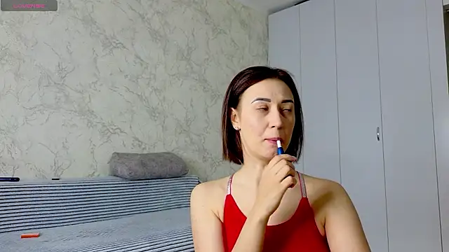 Snapshot of sweeetgirls2021 chatting on February 2026 02:33:01 AM sweeetgirls2021 online show from February 2026 02:33:01 AM