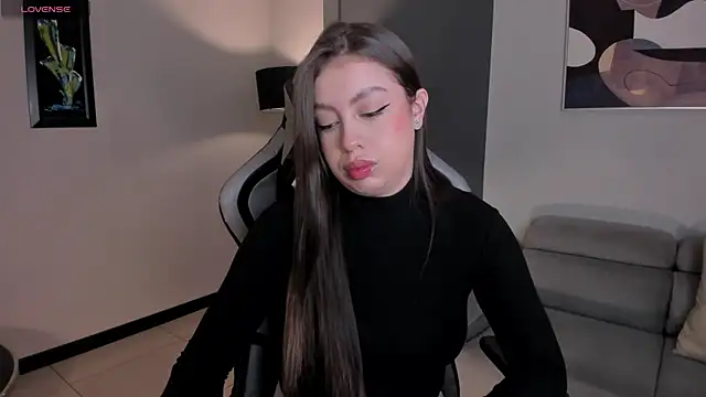EllaClark online show from September 2025 06:57:01 PM