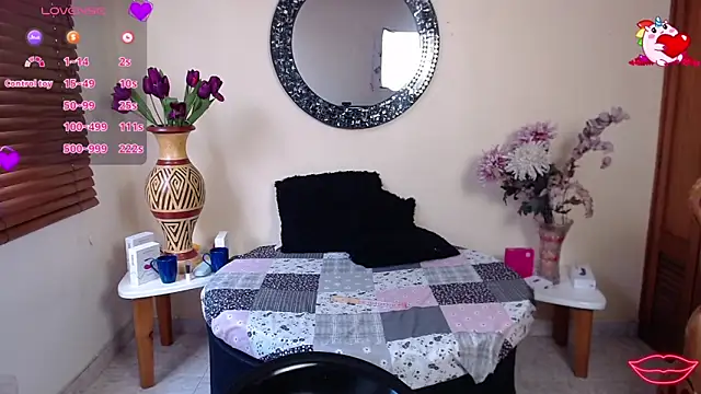 NicoleSantana online show from February 2026 07:13:01 PM