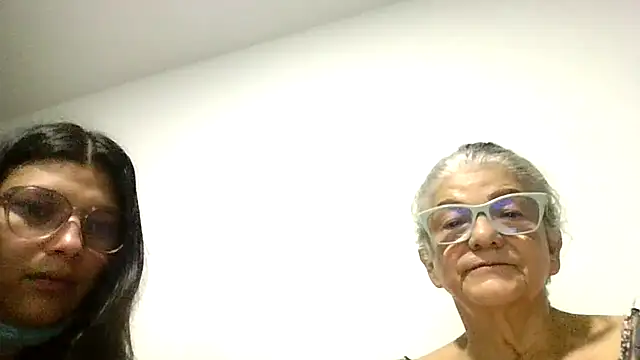 Snapshot of FunnyGrandma chatting on June 2026 02:24:02 AM FunnyGrandma online show from June 2026 02:24:02 AM