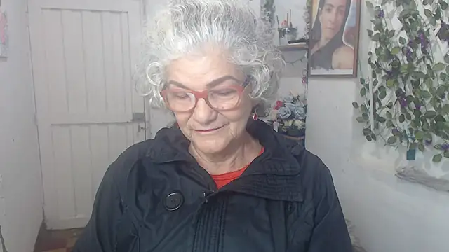 FunnyGrandma online show from October 2025 02:09:01 AM