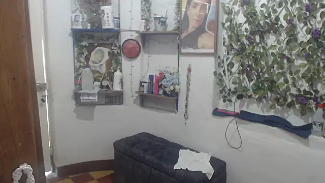 Snapshot of FunnyGrandma chatting on May 2026 06:44:02 PM FunnyGrandma online show from May 2026 06:44:02 PM