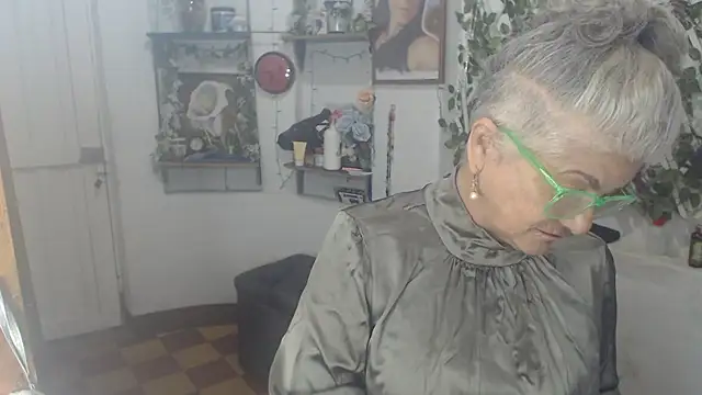 Snapshot of FunnyGrandma chatting on July 2026 01:23:01 AM FunnyGrandma online show from July 2026 01:23:01 AM